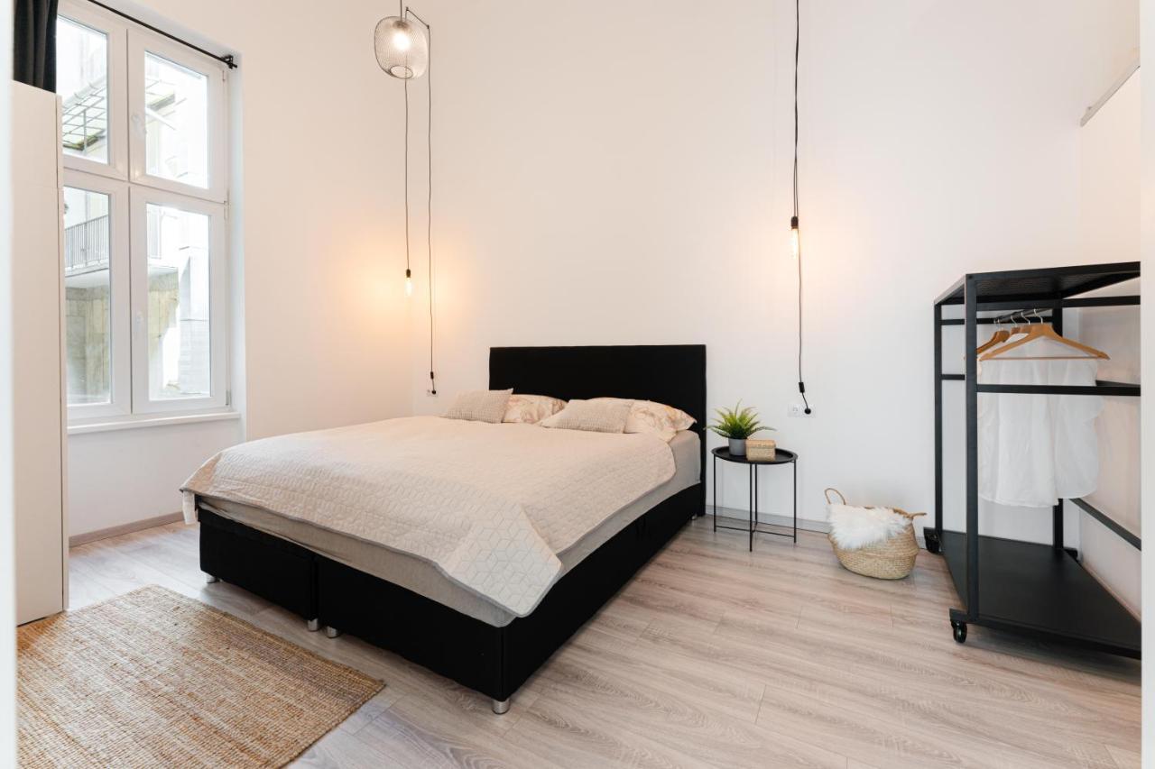 Maison De Fashion Apartment Будапеща Екстериор снимка